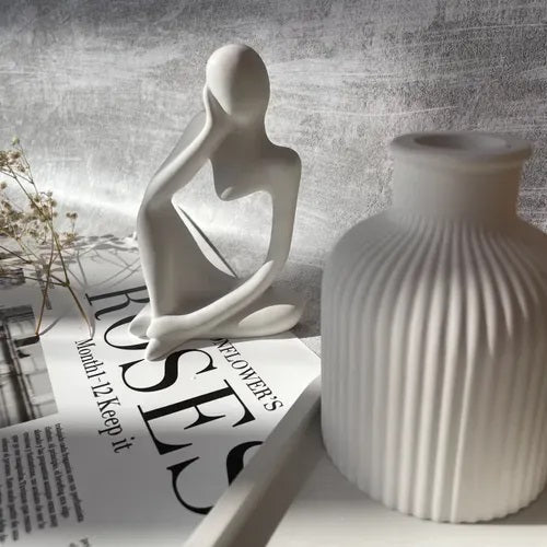 Set of 3 Home Decor Items – Thinker Statue, Mini Vase & Oval Tray