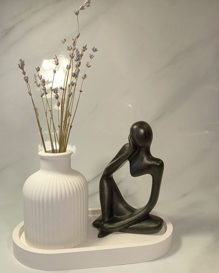 Set of 3 Home Decor Items – Thinker Statue, Mini Vase & Oval Tray